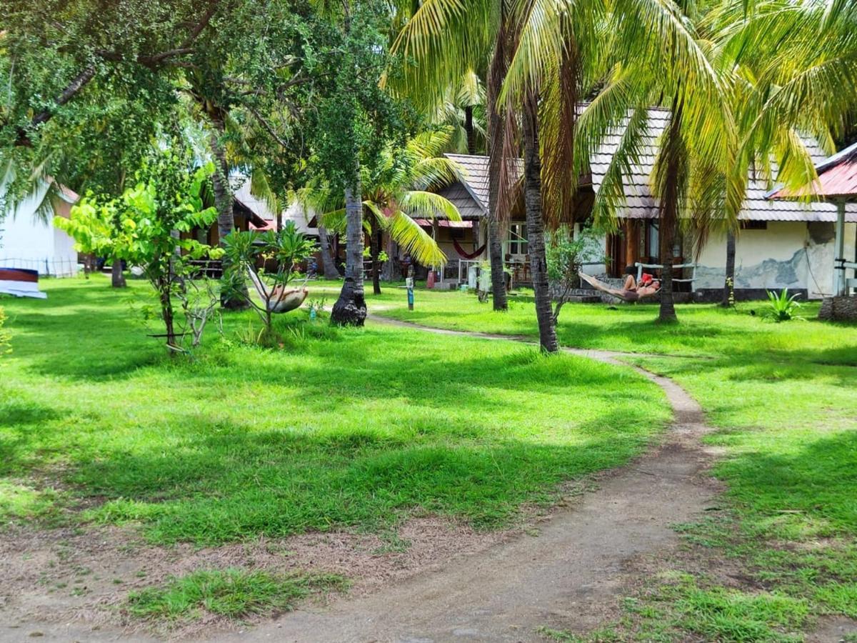 Abdi Fantastik Bed & Breakfast Gili Air Exterior photo