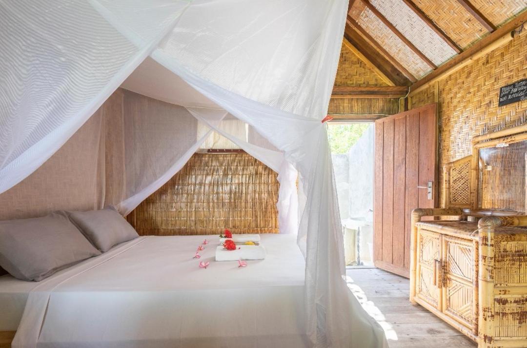 Abdi Fantastik Bed & Breakfast Gili Air Exterior photo
