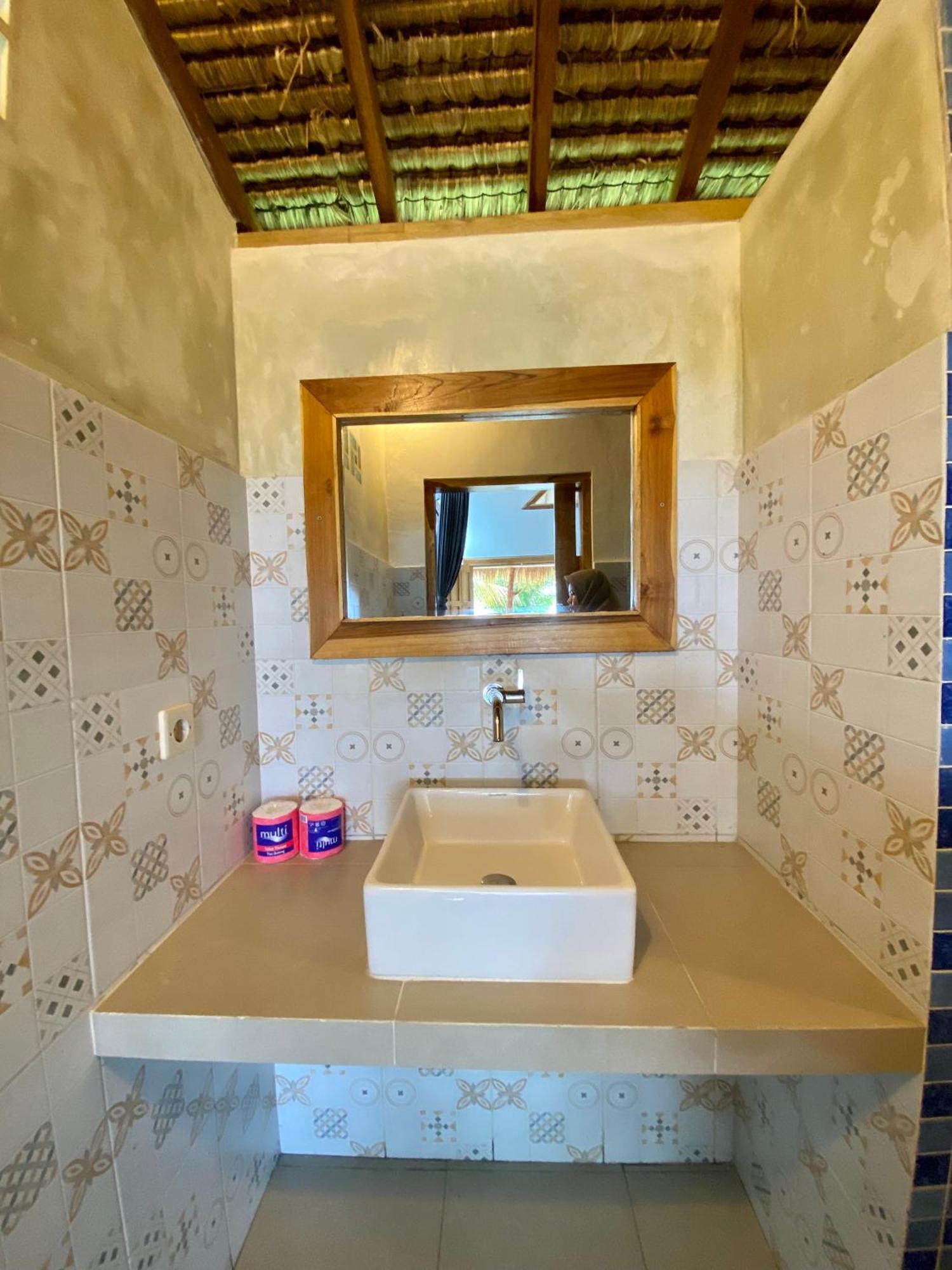 Abdi Fantastik Bed & Breakfast Gili Air Exterior photo
