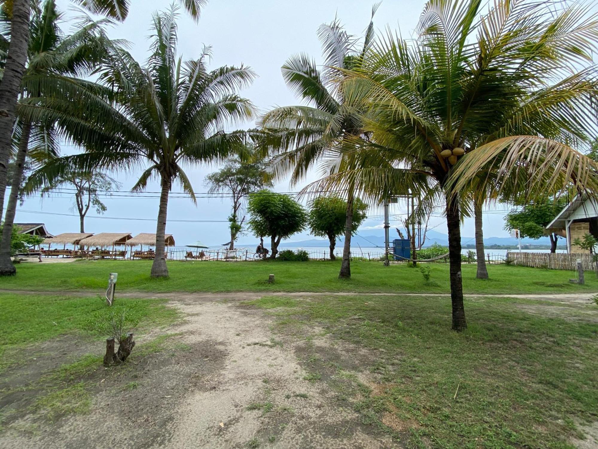 Abdi Fantastik Bed & Breakfast Gili Air Exterior photo