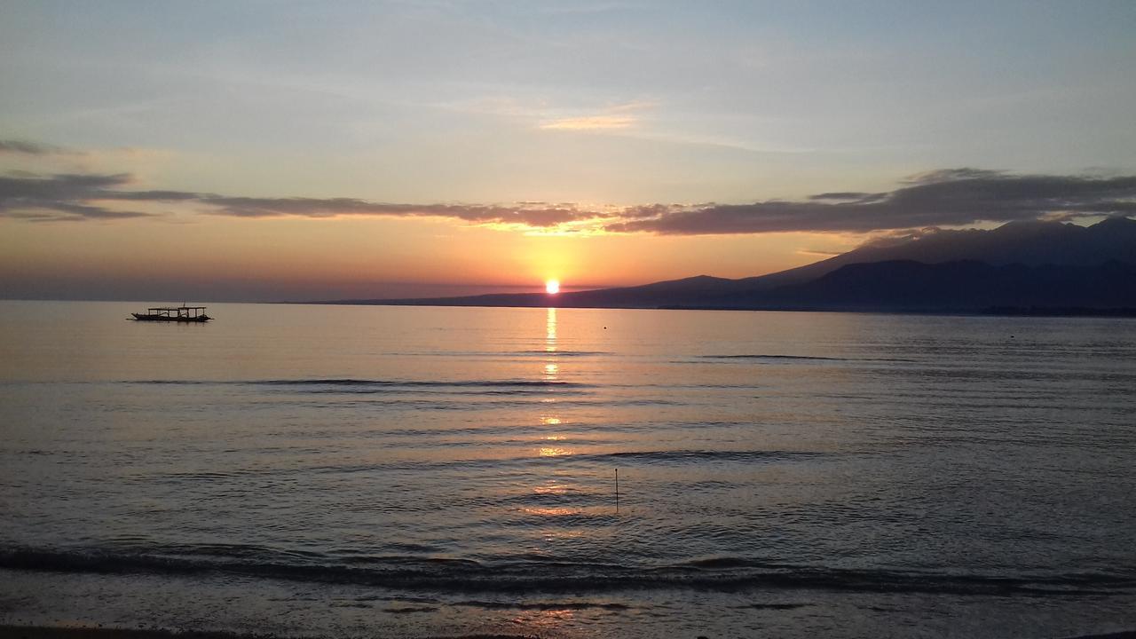 Abdi Fantastik Bed & Breakfast Gili Air Exterior photo